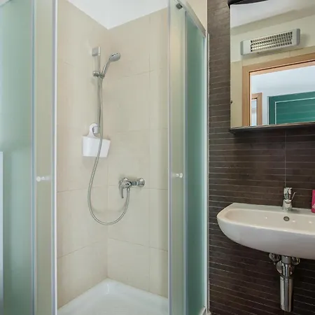 Apartamento Cozy In With Wifi Porozina