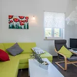 شقة Cozy In With Wifi Porozina
