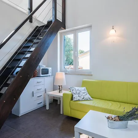 2 Bedroom Gorgeous In Porozina