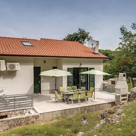 2 Bedroom Gorgeous In Apartament