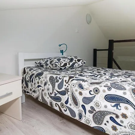 Apartament 2 Bedroom Gorgeous In