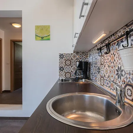 2 Bedroom Gorgeous In Apartament