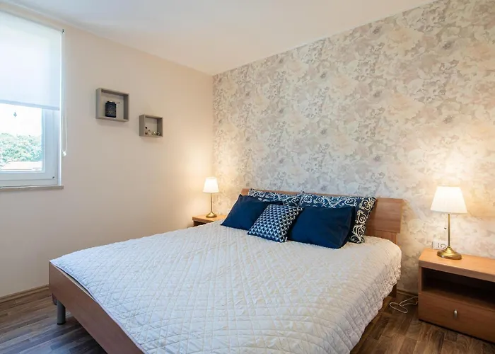 Cozy Apartment In Porozina With Wifi