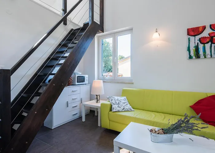 Cozy Apartment In Porozina With Wifi Porozina