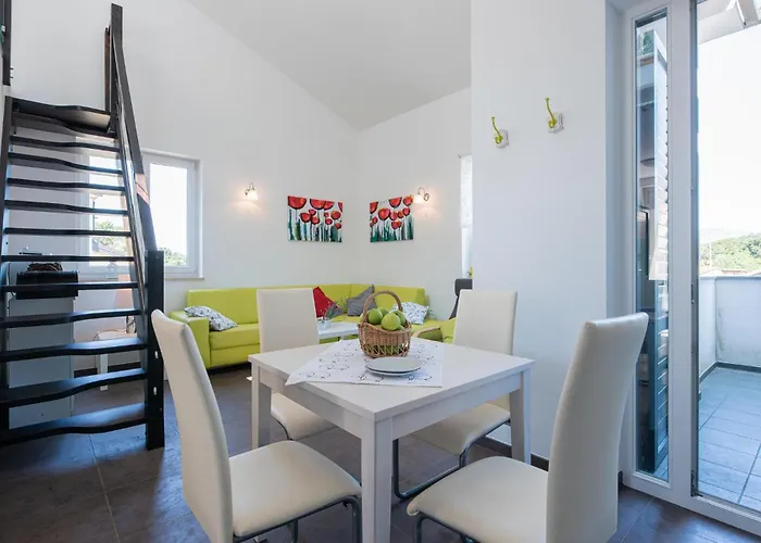Cozy Apartment In Porozina With Wifi Apartment