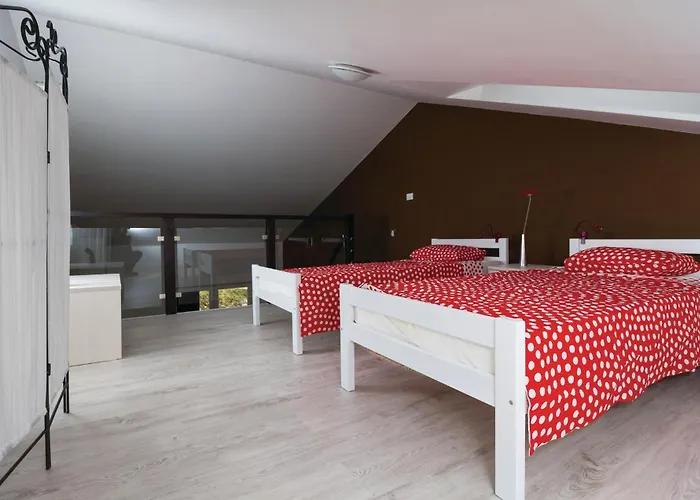 Cozy Apartment In Porozina With Wifi * Porozina